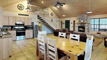 Estudio (2 Bedrooms) | Servicio de la propiedad