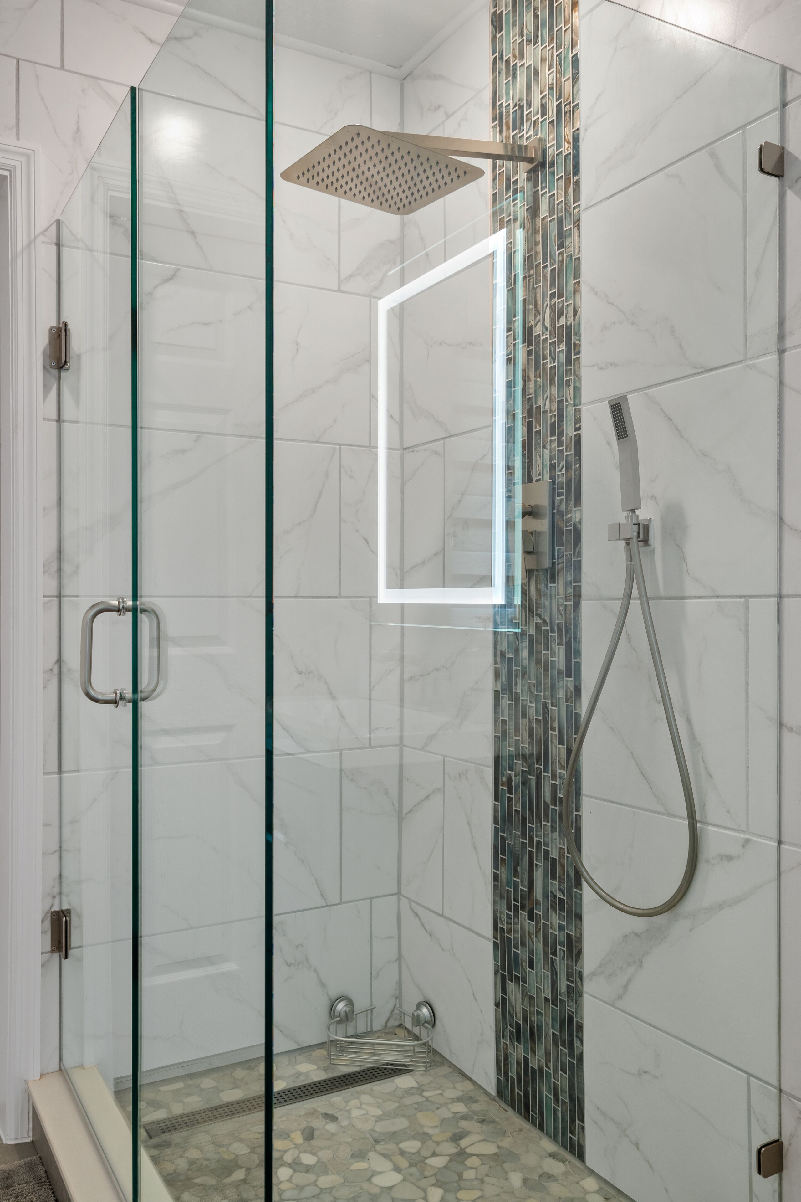 Douche, serviettes fournies