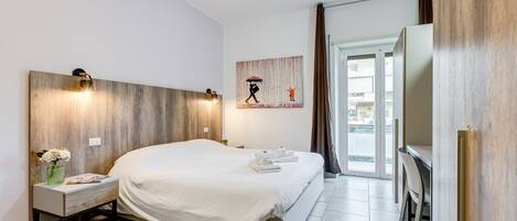 1 bedroom, desk, free WiFi, bed sheets