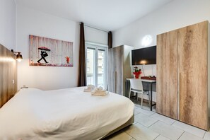 1 slaapkamer, een bureau, gratis wifi, beddengoed