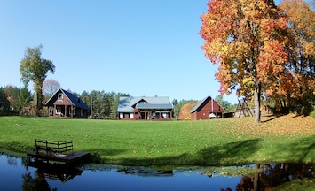 Villa "Dzukijos uoga" in autumn