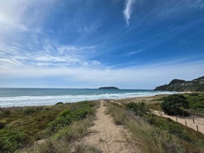 Beach - Kingfisher Lodge Waterfront Retreat.
Direct estuary access and stunning views (Tairua)