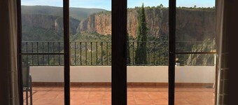 Apartamento con terraza en Chulilla. La Muela 3