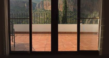 Apartamento con terraza en Chulilla. La Muela 3