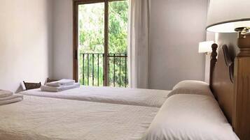 2 bedrooms, WiFi, bed sheets