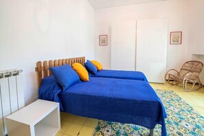2 chambres, fer et planche à repasser, Wi-Fi gratuit, draps fournis