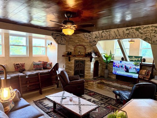 "Mt. Joe" Apt. w/Scenic Views w 2 Beds & W&D  