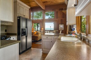 Four à micro-ondes, cafetiÚre-théiÚre