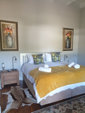 Classic Double or Twin Room | Individually decorated, individually furnished, desk, laptop workspace - Haus Müller Guesthouse (Cederberg)