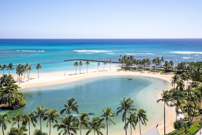 Stunning Direct Ocean & Lagoon Views – Luxury 2BR/2BA, 2 Lanais at the Ilikai