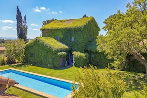 Villa estándar, 6 habitaciones, chimenea (Casale Teresa) | Alberca | Alberca al aire libre por temporada 