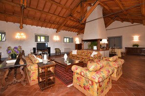 21-inch TV with satellite channels, fireplace - Casale Teresa (Tarquinia)