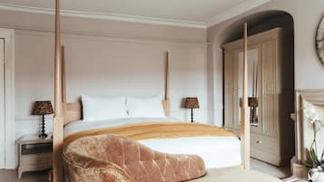 Desk, iron/ironing board, free WiFi, bed sheets