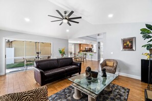 Smart TV, music library, computer monitors - Casa White Coral - Polo Ready, 2 Story Florida Pool Home (Washington, D.C.)