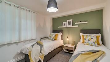 1 bedroom, desk, iron/ironing board, free WiFi