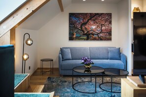 Junior Suite | Premium bedding, in-room safe, desk, laptop workspace - Le Pélican (Annecy)