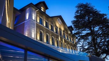 Façade de lâhĂ©bergement - soirĂ©e/nuit