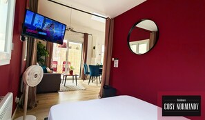 2 chambres, fer et planche à repasser, Wi-Fi gratuit, draps fournis