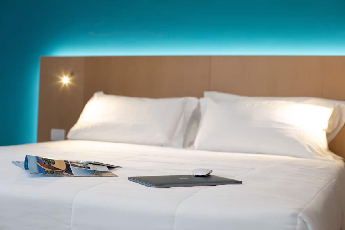 Minibar, két bảo mật tại phòng, trang trí khác biệt