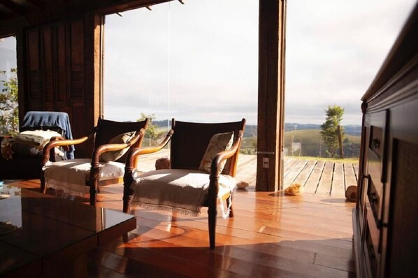 Interior - Casa Alto do Vale: The most beautiful view of the mountains (Araras)