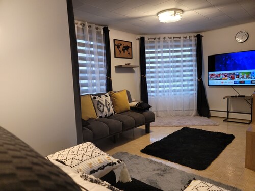 Charming&comfy apt, close to hwy, wifi, netflix