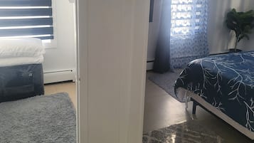 2 camere, una scrivania, ferro/asse da stiro, Wi-Fi gratuito