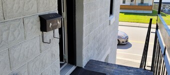 Charming&comfy apt, close to hwy, wifi, netflix