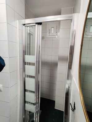 Interior - Renovated apartment 10 min from Atocha with AA and Wifi (Madrid)