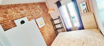 Renovated apartment 10 min from Atocha with AA and Wifi