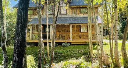 The Spruce Guesthouse: A Beautifully Renovated Contemporary Barn.