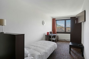 Standard Single Room | Hypo-allergenic bedding, in-room safe, desk, laptop workspace - Neuchatel City Hotel (Neuchatel)