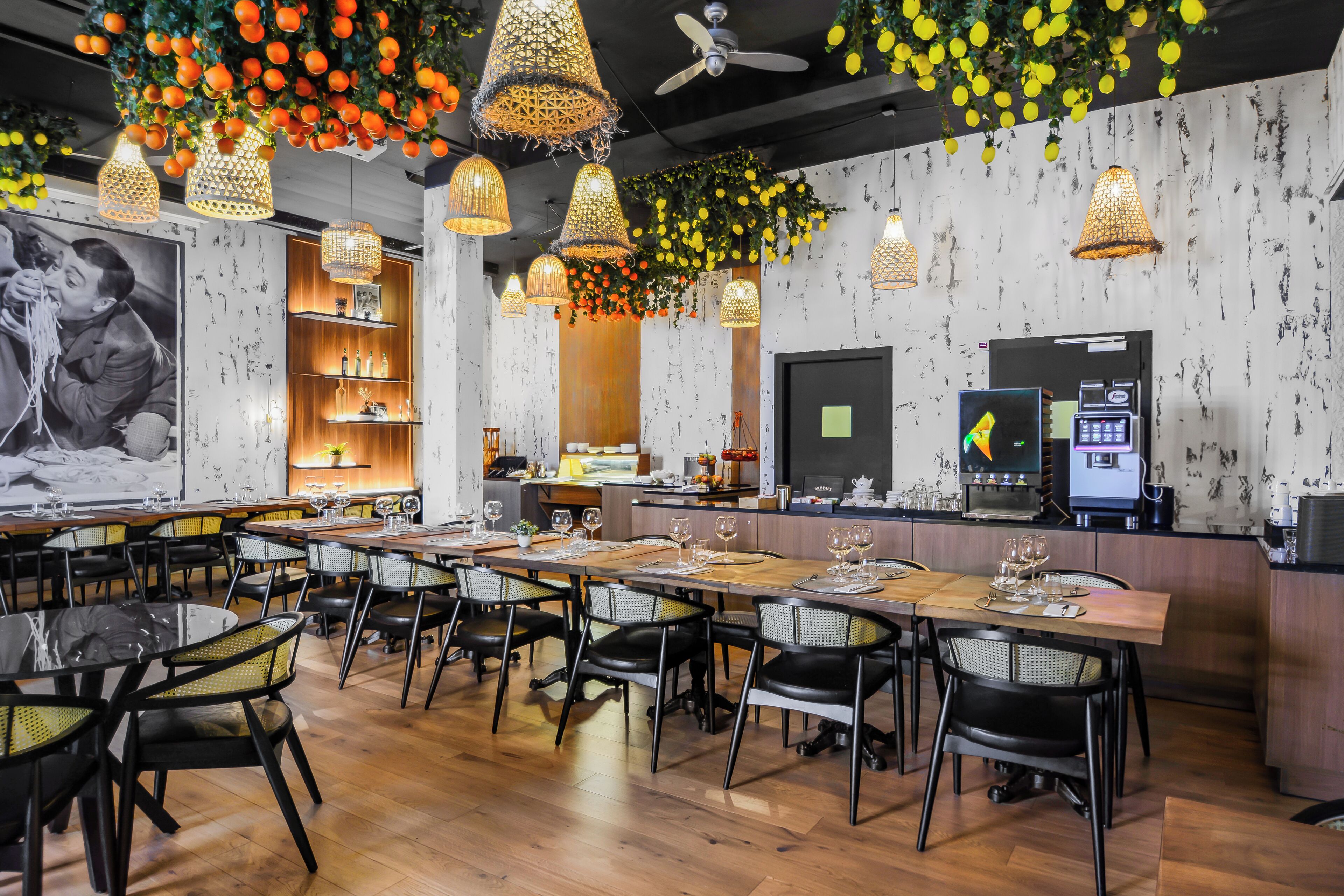 Daily buffet breakfast (CHF 19.90 per person)