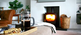 Beautiful 6-bed - Sleeps 12 - Stunning Views