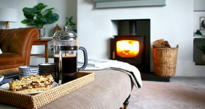 Beautiful 6-bed - Sleeps 12 - Stunning Views