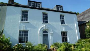 House | Bahagian luar