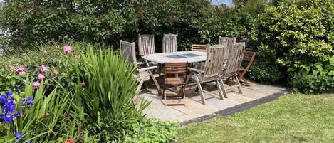 ハウス | 屋外ダイニングエリア