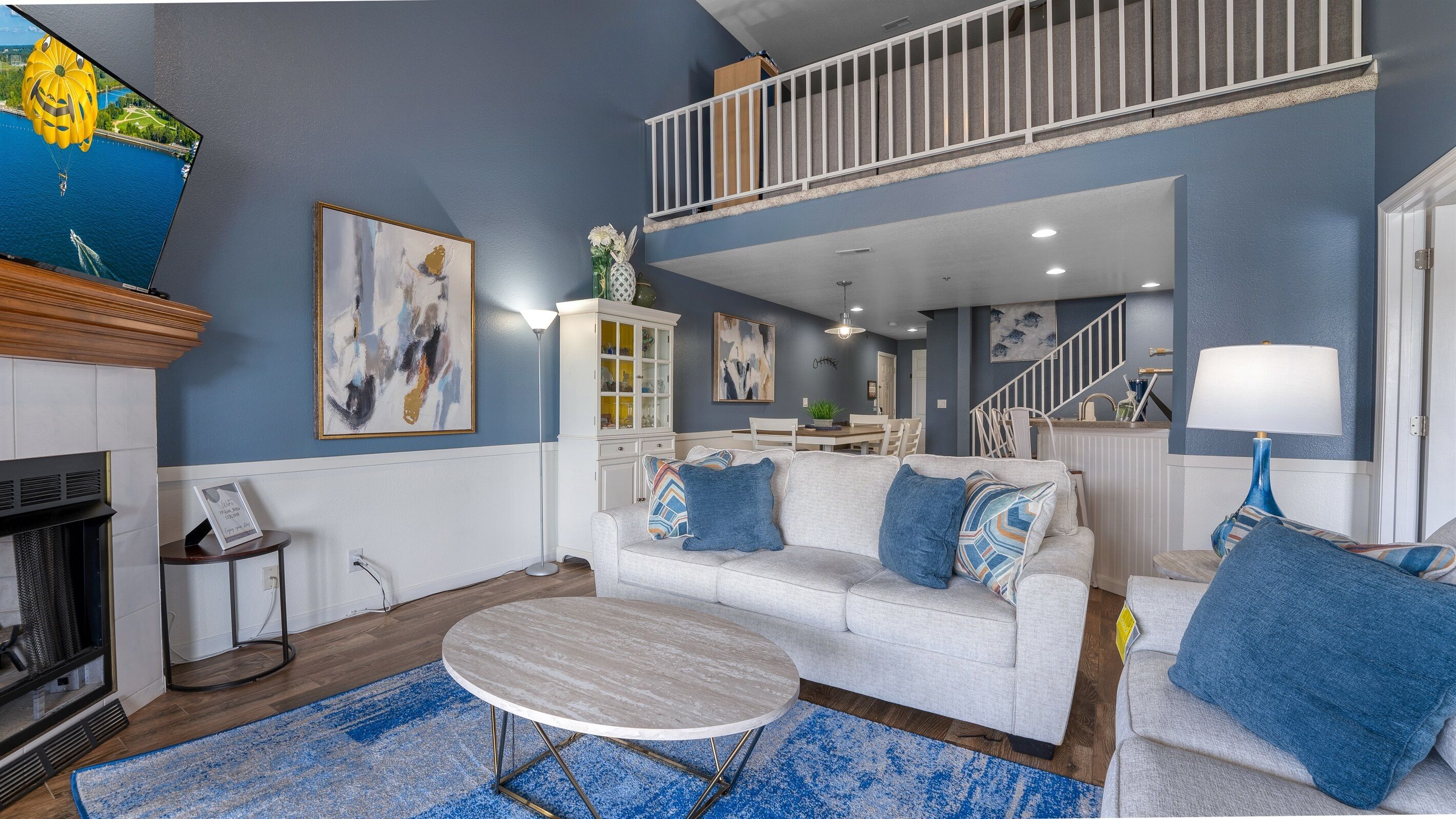 Lakefront Retreat! Spacious 4 Bedroom W/ 3 Pools! - Osage Beach, MO