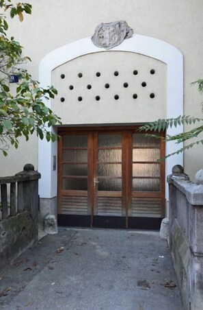 تفاصيل الفندق من الخارج