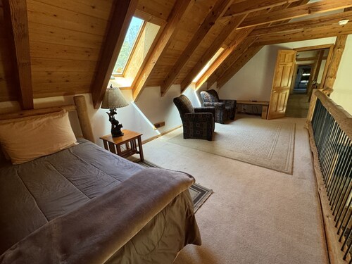 Secluded Luxury Lodge overlooking private 57 acre in Hocking Hills Region
