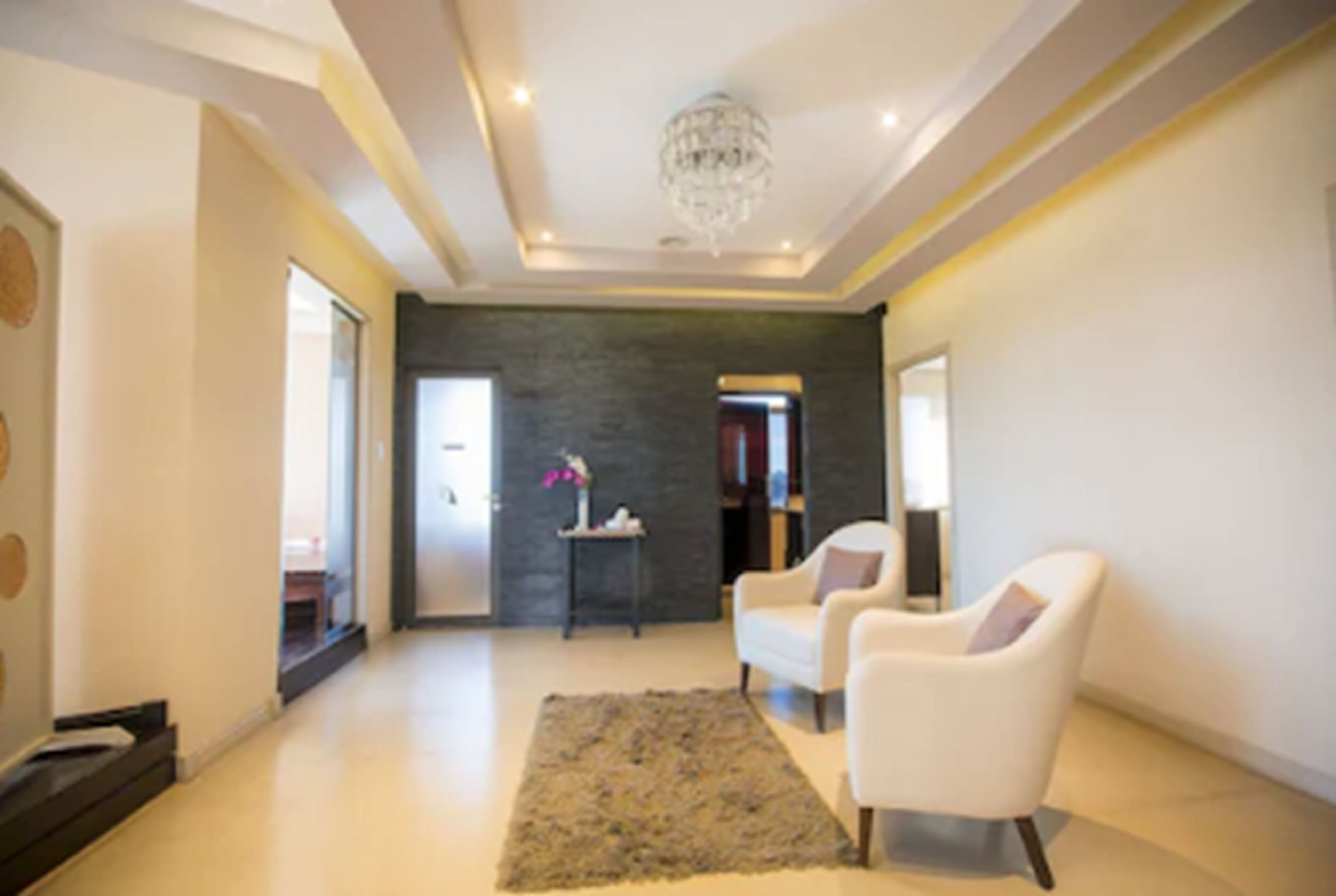 ساونا، حوض استحمام ساخن، غرفة بخار، علاجات للجسم، أقنعة تجميلية للجسم