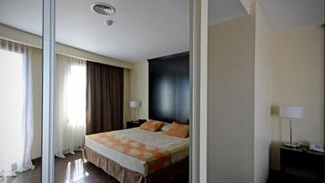 Caja de seguridad en la habitación y decoración personalizada