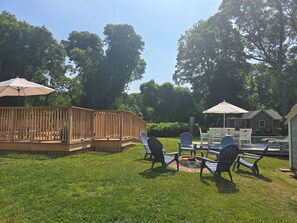 Terrace/patio - One Bedroom Hamptons Waterfront Cottage (Hampton Bays)