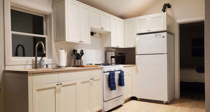 One Bedroom Hamptons Waterfront Cottage