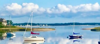 One Bedroom Hamptons Waterfront Cottage