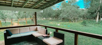 Ocio Ranch Main House & Guesthouse