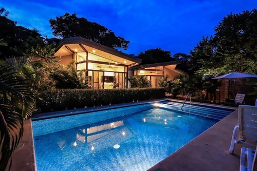 55% OFF NOW Boutique 2BR w/ Pool~Daily Service, Walk to Beach