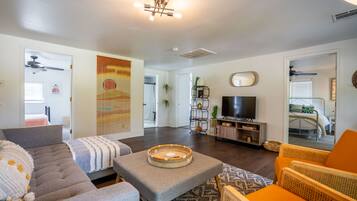 5 habitaciones, escritorio, tabla de planchar con plancha y wifi gratis