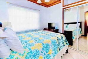 3 habitaciones, caja de seguridad en la habitación y escritorio 