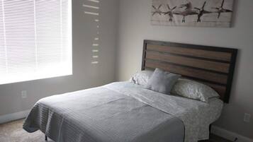 3 bedrooms, desk, iron/ironing board, travel crib