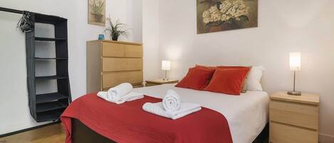 1 soverom, strykejern/-brett, wi-fi og sengetøy